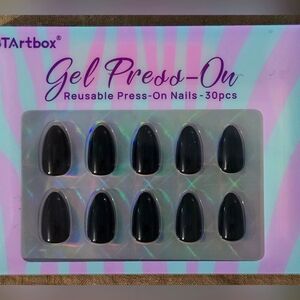 Black Gel Press-On Nails - Black Almond